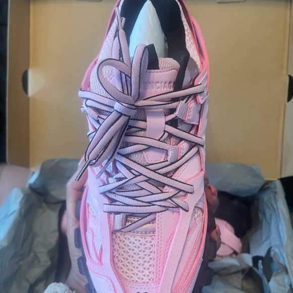 Soft ballerina pink and black balenciaga track sneakers - Picture 5 of 9